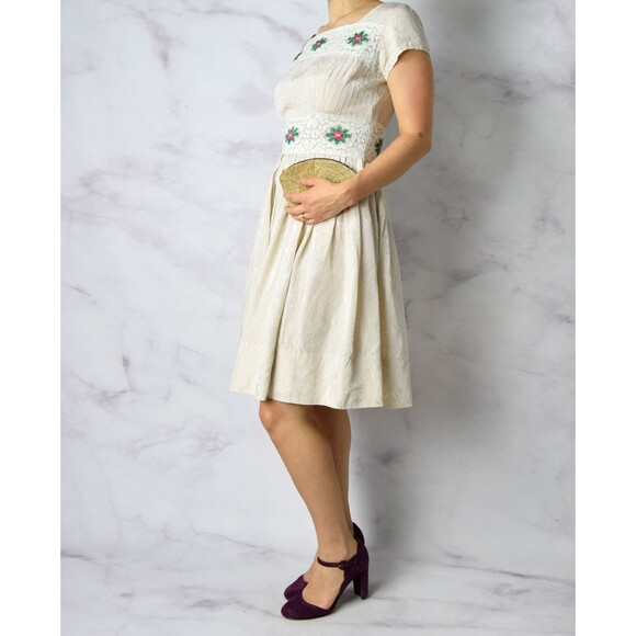 1950s Embroidered Dress Size Small 50s Cocktail Dress Floral Embroidery Lace - Picture 4 of 10